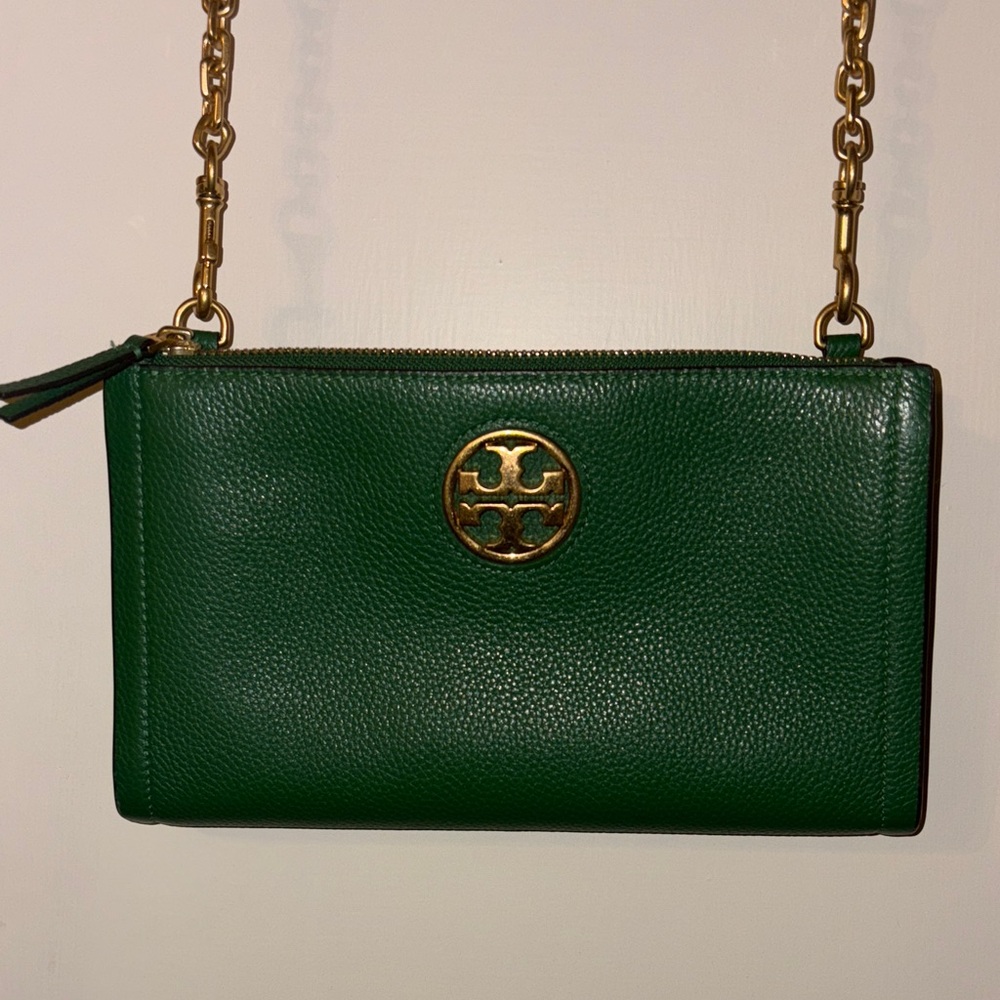 Like New! Tory Burch Green Leather Crossbody with Gold Chain